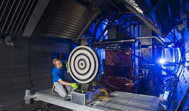 НАСА успешно испытало ионный двигатель